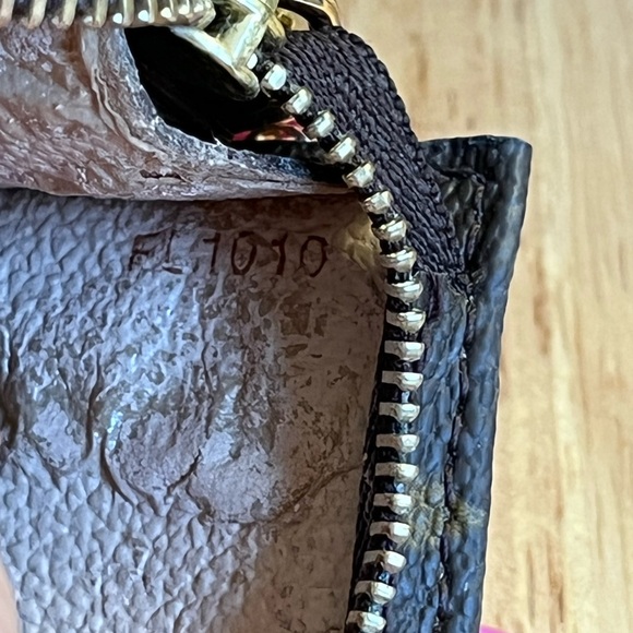 Authentic Louis Vuitton Monogram Bucket Pouch PM W Box ,dust bag/unbranded chain - Picture 12 of 12